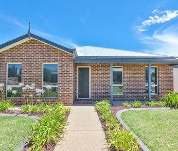 Beautiful Home - Photo 3