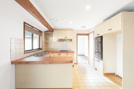 Spacious Family Home - Photo 4