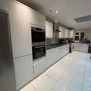 Room in a Shared House, Dunedin Road, E10 - Photo 2