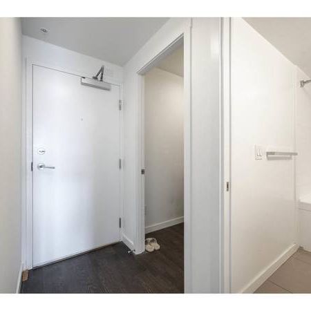 $2,550 – 30th floor 1br/1den Joyce-Collingwood/Metrotown - Photo 4