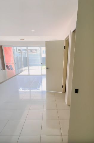 second room - Photo 2