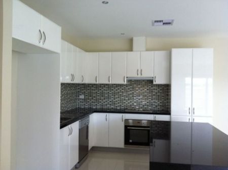 Modern 2-Bedroom Unit in Laverton - Photo 2