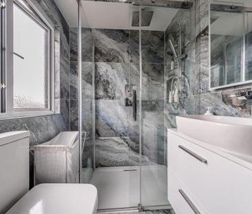 4 bedroom semi-detached house to rent - Photo 4