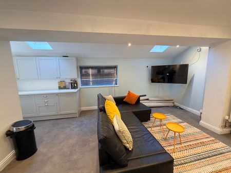 6 bedroom house - Photo 2