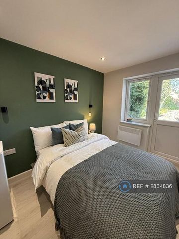 Studio to rent - Photo 2