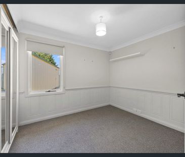 Comfortable Family Home in a Convenient Location - Photo 5