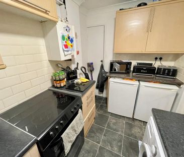 3 bedroom end of terrace house to rent - Photo 6