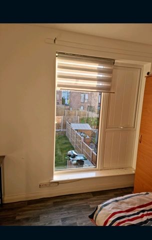 Room in a Shared House, Laburnum Road, L7 - Photo 4