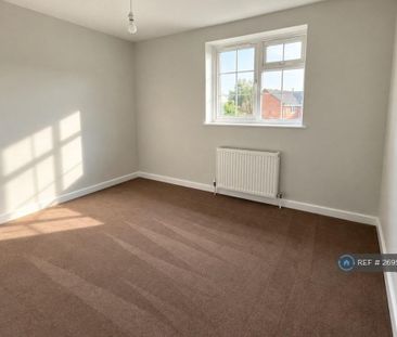 2 bedroom terraced house to rent - Photo 2