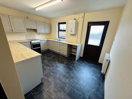 2 bedroom terraced house to rent - Photo 2
