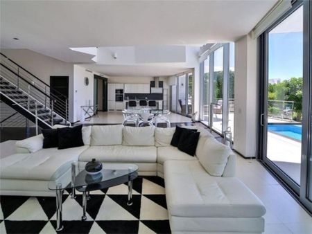5 room luxury Villa for rent in Marbella, Andalusia - Photo 5