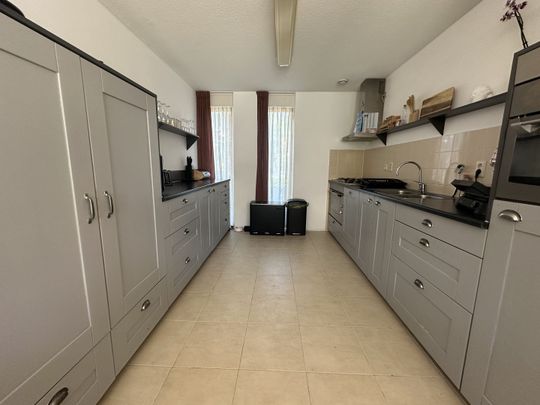Huis te huur: Amandelgaarde 49 3344 RA Hendrik-Ido-Ambacht - Photo 1