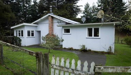 Home in okoia - Photo 3