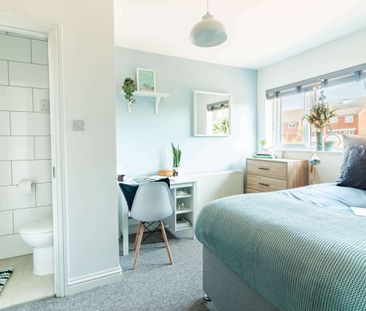 Amazing house share in Frimley for working professionals! Room 3 - Photo 6