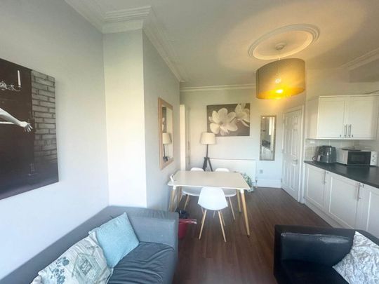 Knowle Terrace (Room 3), Burley, Leeds - Photo 1