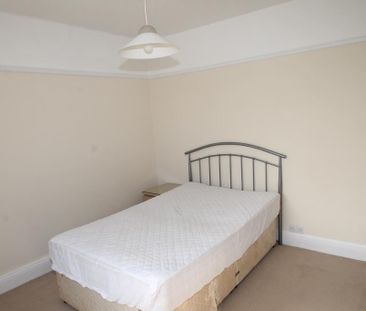 6 bedroom terraced house to rent - Photo 4