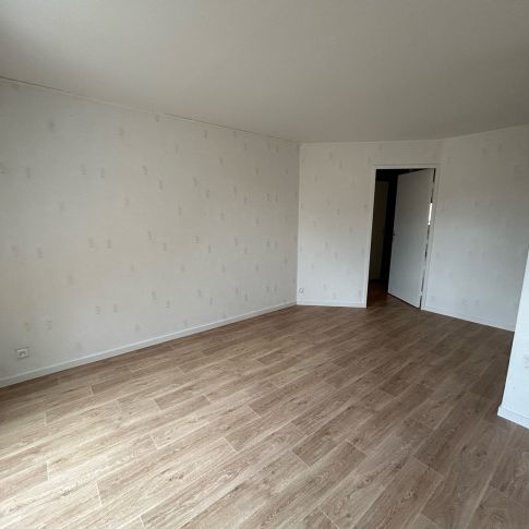 Location Appartement 4 pièces 74 m² La Châtre - Photo 1