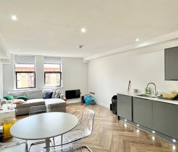 1 bedroom in a flat share to rent - Photo 1