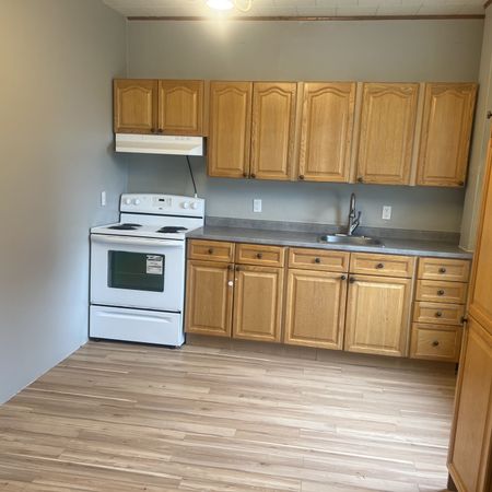 For Lease - 472 Victoria Street Unit# B, Tweed, Ontario - Photo 3