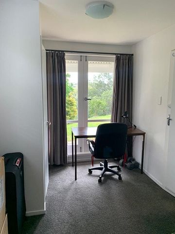 Charming 2BR Cockle Bay Flat - Photo 5