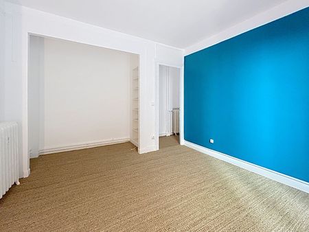 Appartement à louer - REIMS - HYPER CENTRE - Photo 2