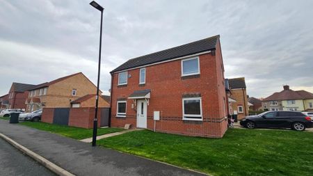 3 bedroom semi-detached house to rent - Photo 3