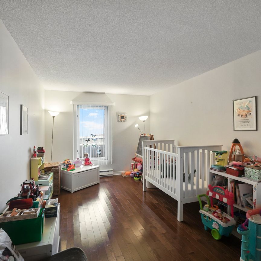 Condo for rent, Montréal (Saint-Laurent) - Photo 1