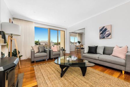 Oversized and Sunlit 2 Bedroom - Photo 4