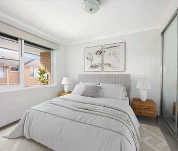 Spacious Waterfront Living with Spectacular Views - Photo 4