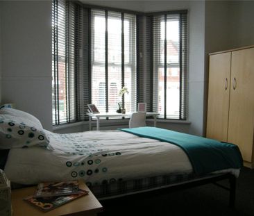 5 bedroom semi-detached house to rent - Photo 4