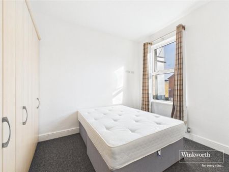 3 bedroom terraced house to rent - Photo 5