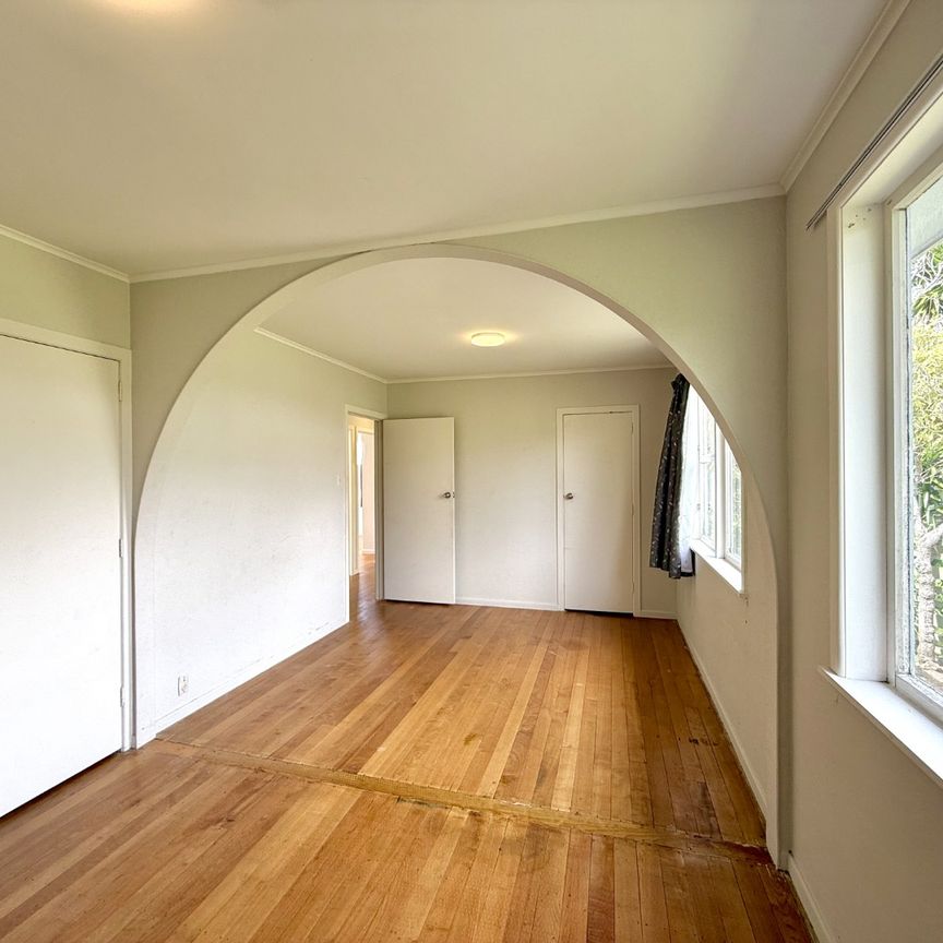 Spacious Family Home - Photo 1