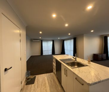 Low Maintenance Home - Photo 3