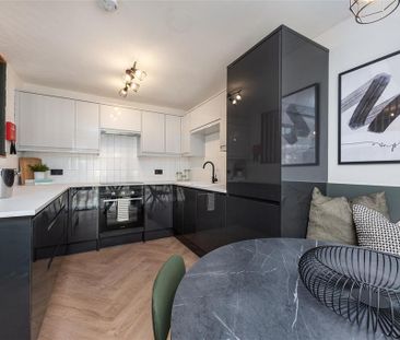4 bedroom semi-detached house to rent - Photo 4