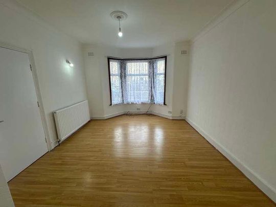 Livingstone Road, Gillingham, ME7 - Photo 1