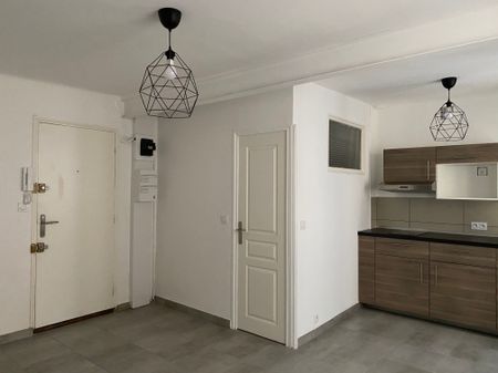 Location Appartement 1 pièce 23m² TOULON 83000 - Photo 4