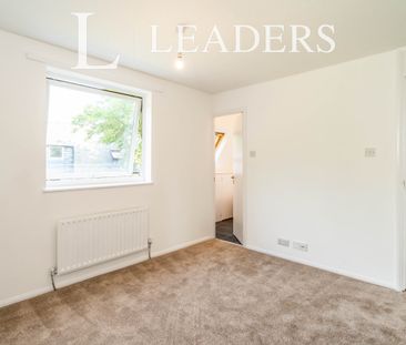 3 bedroom house to rent The Copse, PO19 - Photo 6