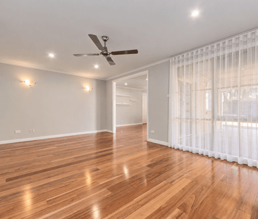 Spacious Family Living in a Quiet Court Location! - Photo 2