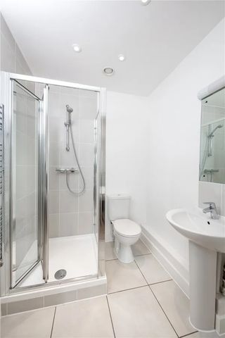 1 Bed Flat, Gaumont Place, SW2 - Photo 2