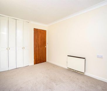 1 bedroom retirement property to rent - Photo 5