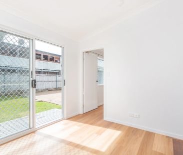 Make heading Modern Mid-Century Charm in the Heart of Clontarf - Photo 4