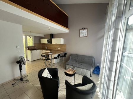 Location appartement duplex/triplex 2 pièces 31 m² à Villefranche-de-Rouergue (12200) - Photo 2