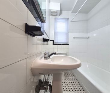 For Lease - 2905 St Clair Avenue Unit# 12, Toronto, Ontario - Photo 1