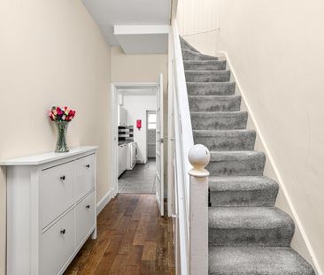 5 Bed Terraced House, Lakehall Road, CR7 - Photo 2