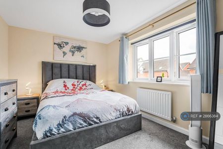 2 bedroom semi-detached house to rent - Photo 5