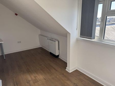 1 bedroom block of apartments to rent - Photo 2