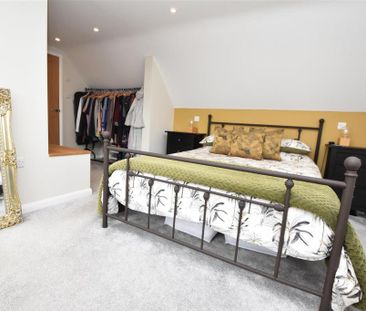 4 bedroom semi-detached house to rent - Photo 5