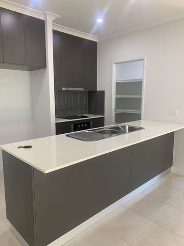 Modern home with waterfront views - Photo 5