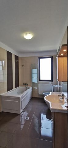 Inchirieri Case / vile Bucuresti - Fotografie 5