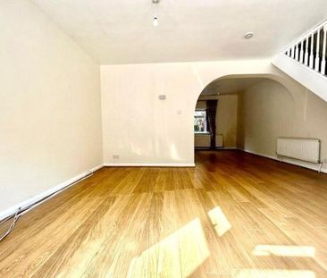 Chigwell Road, South woodford, E18, Property for rent - Photo 2